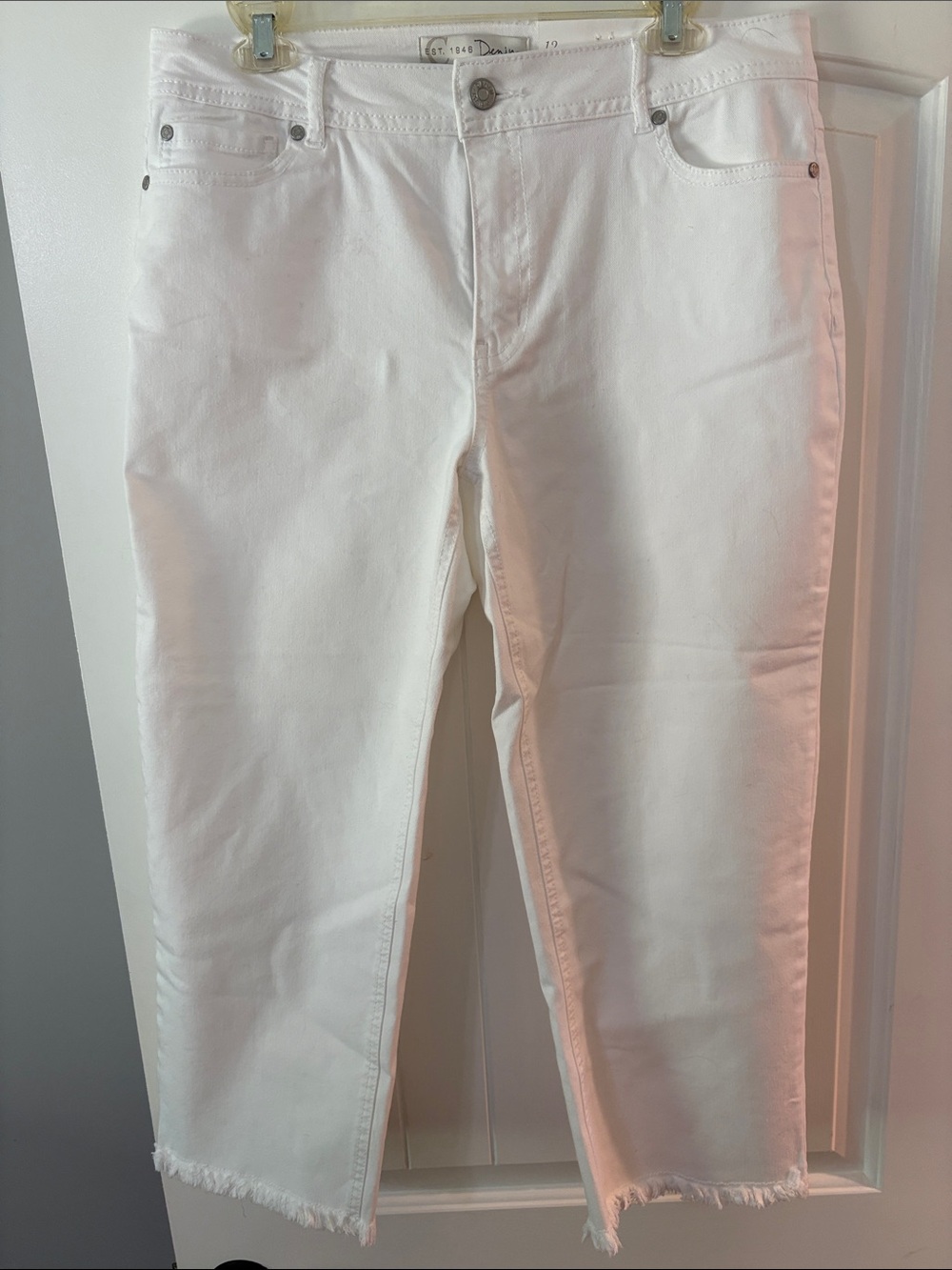 White Cropped Frayed-Hem Women’s Jeans